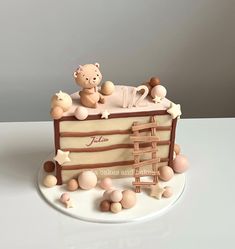 a cake that is shaped like a baby's crib