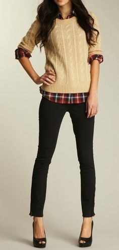 perfect preppy outfit.  tartan button down - cream sweater - skinny jeans - heels Corporate Casual, Prep Life, Looks Jeans, Look Formal, Oxford Style, Trouser Outfits, Winter Work, Professional Wear, Looks Street Style