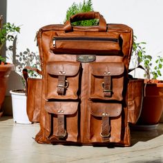 ad eBay - Find many great new & used options and get the best deals for Large Men's Backpack Genuine Vintage Leather Travel Bag Brown Laptop Rucksack at the best online prices at eBay! Free shipping for many products! Unique Backpack Design, Leatherwork Projects, Vintage Leather Travel Bag, Mens Backpack Travel, Unique Backpacks, Overnight Travel Bag, Travel Backpacks, Unique Travel, Leather Travel Bag