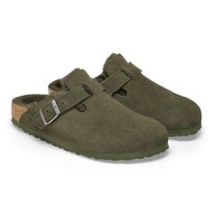 Boston Shearling Suede Leather Thyme | BIRKENSTOCK Birkenstock Mules, Birkenstock Styles, Black Birkenstock, Boston Shearling, Birkenstock Boston Shearling, Shoes Ideas, Calf Muscles, Birkenstock Boston, New Sneakers