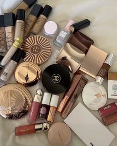 Glam Makeup Products, Makeup Products Aesthetic, Products Aesthetic, Expensive Makeup, Makeup Photo, Make Up Inspiration, Smink Inspiration, Makeup Brush Storage