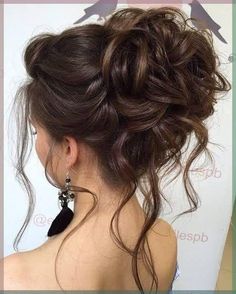 FABULOUS CLAW CLIP HAIRSTYLES IDEAS FOR GIRLS - peinados con clip de garra Bun Inspiration, Quince Hair, Wedding Day Hairstyles, Curly Bun Hairstyles, Different Hair Styles, Curly Bun, Prom Hair Updo, Day Hairstyles