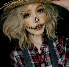 @chloalawrence Makeup Zombie, Scarecrow Makeup, 90s Halloween Costumes, Halloween Make-up Looks, Halloween Makeup Diy, Cool Halloween Makeup, Amazing Halloween Makeup