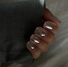 Nails Medium Length Square, Chrome Nails Silver, Nails Medium Length, Chrome Nails Designs, Press On Nails Medium, Mirror Nails, Simple Acrylic Nails, Short Square Acrylic Nails, Glue Tape