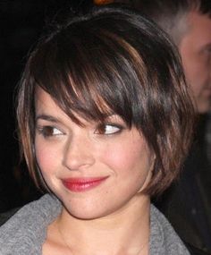 Short Layered Bob Hairstyles, Layered Bob Short, Layered Bob Hairstyles, Short Hairstyles For Thick Hair, Bob With Bangs, Short Hair Styles For Round Faces, Short Bob Haircuts, Long Bob Hairstyles, Hairstyles For Round Faces