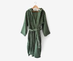 Plush Terry Robe Women's Bath Robe, Aesthetic Bath Robe, Bath Robe Cute, Bath Robe Aesthetic, Robes Aesthetic, Bathrobe Aesthetic, Cute Robes, Terrycloth Robe, Lounge Clothes