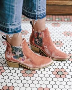 Botas Western, Daily Shoes, High Heels Boots, Mode Boho, Anthropologie Shoes, Boots And Sneakers, Mode Inspiration