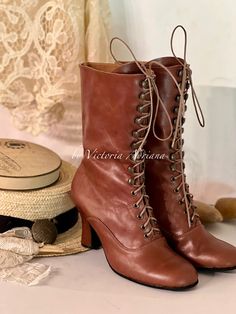 Victorian Boots Women, Boots Victorian, Costumes Design, Retro Boots, Festival Boots, Victorian Boots, Period Pieces, Womens Booties, High Heel Stiefel