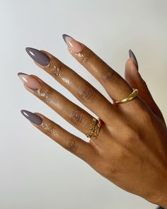 The best summer 2022 nail trends will have your hands rocking. Beautiful summer manicures make you can't help but show off your hands to the fullest. We New Nail Trends 2022, Unghie Sfumate, Kutek Disney, Almond Nails Designs, Girls Nails, Fire Nails, Chic Nails, Dope Nails, Creative Nails