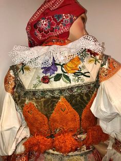 Czech Culture, Merry Widow, Lace Art, Silk And Lace, Cheap Fabric, Folk Dresses, Folk Costume, World Cultures, Lace Making