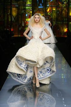 Dior Haute Couture Wedding Dress. Christian Dior Fashion Show, Dior Fashion Show, Random Designs, Haute Couture Gowns, Christian Dior Haute Couture, Haute Couture Dresses, Dior Haute Couture, Christian Dior Couture, Glamorous Style