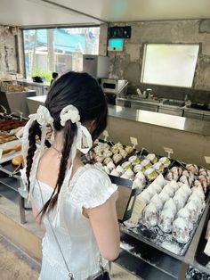 Solo Picture Ideas, Chinese Dessert Recipes, Japanese Core, Pics For Instagram, Korean Vibes, Korean Street Food Recipes, Soft Lens, Shoujo Girl, Ha Long Bay