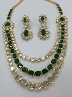 Polki Emerald Necklaces, Polki Jewellery Kundan, Emerald Jewelry Indian, Uncut Jewellery, Stone Jewellery Indian, Polki Necklace Uncut Diamond, Jadau Jewellery Traditional, Diamond Polki Jewellery, Uncut Diamond Necklace