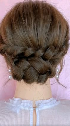 Curls For Prom, Braided Prom Hairstyles, Braided Low Bun, Messy Bun Styles, Low Bun Hairstyles Tutorial, Graduation Hairstyle, Prom Hair Ideas, Low Bun Hairstyle, Glamorous Curls