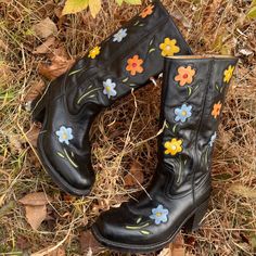 These Flower Boots In Black Are Handcrafted In Spain. Made Of The Finest Leather, And Over Time Will Adjust And Mould To Fit Your Feet Perfectly. These Boots Compliment Any Style, Whether You’re A 70s Vintage Babe, A Bohemian Soul, A Western Cowgirl, Or Just Looking To Spice Up Your Style! These Boots Are A Statement, Investment Piece That Will Elevate Any Outfit. These Boots Are Size 40. Originally Were $350. Modeled After The Iconic Vintage Sketcher Flower Boots. Measurements (Taken At Size 39 Dandelie Boots, Sketchers Boots, Flower Boots, Bohemian Soul, Brand Website, Western Cowgirls, Black Flower, Western Cowgirl, 70s Vintage