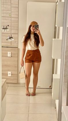 @sstyle.me Outfit Informal, Shorts Outfits Women, Fashion Top Outfits, Looks Party, Casual Day Outfits, Casual Chic Outfit, Comfy Fashion, Girly Fashion, Teenage Fashion Outfits