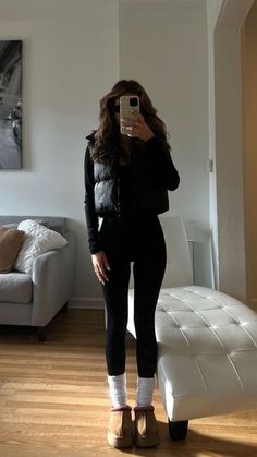 Outfits Leggins, Winter Board, Skandinavian Fashion, Uggs Outfit, Cold Outfits, Basic Fits, Fall Fits, Winter Fits, School Fits