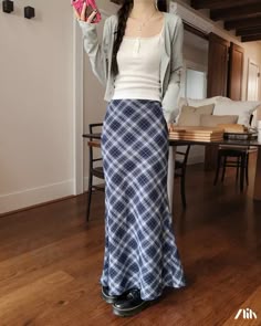 Zlily - Solid Color High-Waisted Split Pencil Skirt with Fashionable Grid Pattern Pencil Long Skirt Outfits, Grid Skirt Outfit, Skirt Long Outfits, Patterned Skirt Outfit, Outfits With Maxi Skirts, Private School Outfits, Outfit Ideas Long Skirt, Colorful Skirt Outfits, Long Plaid Skirt Outfit