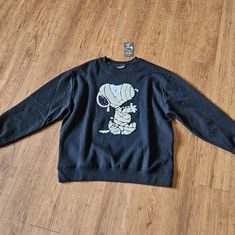 Peanuts Sweatshirt Size L Nwt Snoopy Design Very Cute! Also Glows In The Dark Snoopy Sweaters, Snoopy Merch, Peanuts Sweatshirt, Snoopy Design, Snoopy Hoodie, Snoopy Sweatshirt, Snoopy Sweater, Christmas Merch, Charlie Brown Characters