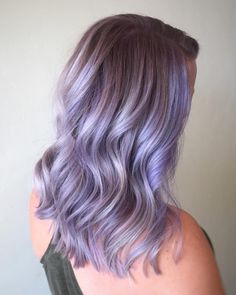 28 Prettiest Lilac Hair Color Ideas for All Women in 2023 Short Lilac Hair, Lilac Grey Hair, Lilac Hair Dye, Lilac Highlights, Winter Hair Color Trends, Grey Hair Dye, New Hair Do