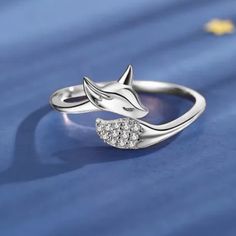 Adorable Silver Plated Open Ring With Fox Shaped Head And Simulated Micro Diamonds Tail. Size 6.5 Slightly Adjustable. Yellow Gold Moissanite Ring, Fox Ring, Fox Wedding, Minimalist Silver Ring, Fennec Fox, Silver Rings Simple, Diamond Heart Ring, Beautiful Wedding Rings, Heart Shaped Diamond