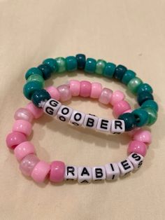 Word Ideas For Bracelets, 4 Matching Bracelets, Bff Matching Bracelets Ideas, Brainrot Bracelets, Kandi Matching Bracelets, Kandi Friendship Bracelets, Matching Braclet Ideas, Matching Kandi Bracelets For Friends, Silly Bracelet Ideas