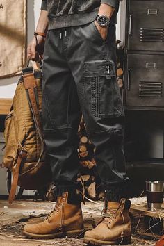 Casual Work Pants, Cargo Pants Style, Men Stylish Dress, Cool Outfits For Men, Men Fashion Casual Outfits, Casual Black, Cargo Pants Men, Work Pants, Work Casual