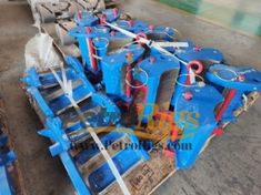 the machine is being used to make hydraulics for concrete blocks and other construction materials