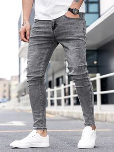 Cinza  Collar  Jeans Simples Skinny Embellished Elasticidade Baixa  Denim Masculino Grey Jeans Outfit, Tapered Jeans Men, Casual Travel Outfit, Grey Jeans Men, Denim Jeans Outfit, Jeans Outfit Men, Grey Denim Jeans, Jeans Outfit Women, Mens Summer Outfits