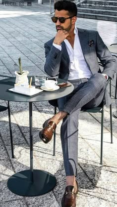 Corporate Attire For Men, A Man In A Suit, Blazer Outfits Men, Man In A Suit, Suits Men Business, Formal Men Outfit, Corporate Attire, Formal Mens Fashion, Designer Suits For Men