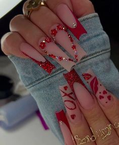 Coffin Valentine Nails Design, Chicana Nails, Valentine Nails Design, Valentines Nails Ideas, Painted Acrylic Nails, Lip Nails, Black Acrylic Nail Designs, Valentine Board