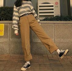 Drew Barrymore 90s, Skater Girl Outfits, Brown Pants, Indie Outfits, Korean Outfits