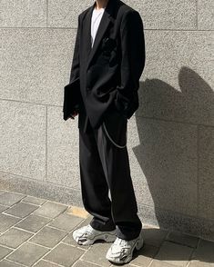 Chinese Fashion Street, Concept Ideas, Mens Outfit Inspiration, School Looks, Streetwear Men Outfits, Classic Outfits, Korean Outfits