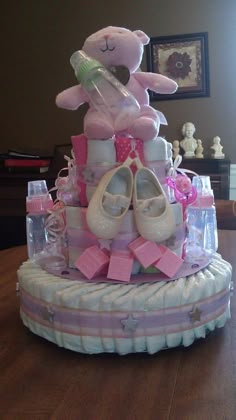 Diaper Bouquet Diy, Baby Shower Desserts Girl, Easy Baby Shower Gift, Grinch Baby, Diaper Cake Instructions, Baby Boy Gift Baskets, Pink Mason Jars, Diy Diaper Cake, Diaper Cake Ideas