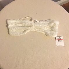 Nwt Free People White Bandeau Bra Sz Xs Great Piece For Layering Cute Crisscross In The Back If You Have Any Questions Please Ask Item Comes From A Smoke Free, Pet Friendly Home Thanks For Looking And Happy Poshing White Bandeau, Bandeau Bra, Bandeaus, Free People Intimates, Women's Intimates, Pet Friendly, Layering, Free People, Color White