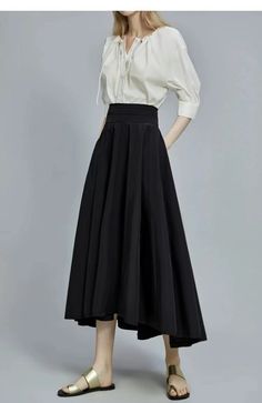 Olivia Mark - Chic Black High-Waisted Skirt with Layered Design - Minimalist and Elegant High Waisted Black Skirt, Disney Inspired Outfits, Half Skirt, Cute Costumes, Layered Design, Design Minimalist, Inspired Outfits, Types Of Skirts, Skirt Suit