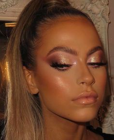 Glam Festival Makeup, Valentine’s Day Glam Makeup, Stage Glam Makeup, Gold Formal Makeup Looks, Gold New Years Makeup, Nye Gold Makeup, Hen Do Makeup Ideas, Vegas Glam Makeup, Disco Wedding Makeup