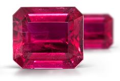 Red beryl is among the The Rarest Gemstones in the World Benitoite Jewelry, Demantoid Garnet, Mens Rings Fashion, Colored Gems