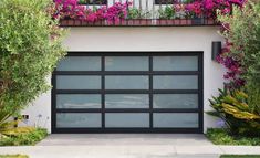 21 Easy Garage Makeovers to Upgrade Your Space Garage Makeover Ideas, Modern Garage Door, Easy Renovations, Metal Garage Doors, Sliding Interior Doors, Garage Door House, Carriage House Doors, Glass Garage, Modern Garage Doors