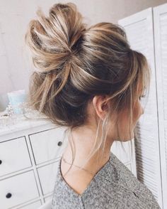 “100 + Gorgeous Wedding Hairstyle Ideas” Lazy Day Hairstyles, A Messy Bun, Messy Bun Hairstyles, Low Bun, Hot Hair Styles, Penteado Cabelo Curto, Hair Updo, Quick Hairstyles, Winter Hairstyles