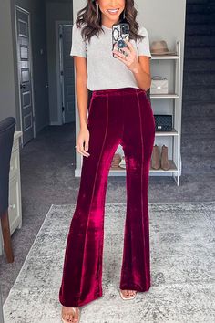 Luxuriate in these High Waist Flare Bottoms Velvet Pants. Crafted from timeless velvet fabric, these bottoms hug the body in all the right places, exuding stylish sophistication. Pair with fitted tops and jackets for a classic look.Material:VelvetSIZEUS/CANBUSTWAISTHIPSS2-433"-34"26"-27"36"-37"M6-835"-36"28"-29"38"-39"L10-1237"-39"30"-32"40"-42"XL12-1440"-42"33"-35"43"-45"