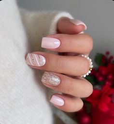 Nails Yellow, Christmas Gel Nails, Christmas Nails Acrylic, Pink Ivory, New Year's Nails