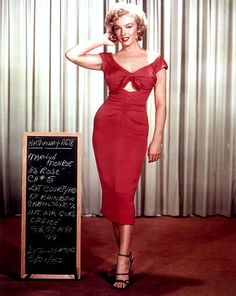 Marilyn Monroe Costume, 1950s Woman, 1950s Vintage Fashion, 1950s Women, 1950s Fashion Women, Marilyn Monroe Dress, Monroe Dress, Jane Russell, Marilyn Monroe Fashion