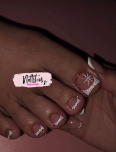 Winter Toe Designs, Toe Christmas Nails, Christmas French Tip Toes, Acrylic Toes Christmas, Toe Nails Ideas Christmas, Christmas Toe Nails 2023