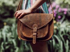 Leather Hobo Bags, Modern Handbag, Handbags Uk, Leather Bag Design, Handmade Leather Bags, Leather Saddle Bags, Gift Ideas For Her, Leather Satchel Bag, Bag Shop