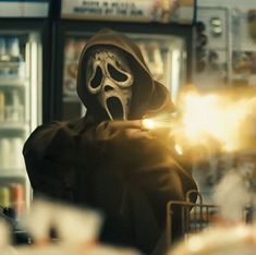 #scream #фильмы #ужасы Ghostface Scream Vi, Ghost Face Wallpaper Iphone, Ghostface Aesthetic Pfp, Scream Wallpapers Laptop, Antichrist Aesthetic, Ghost Face Scary Movie, Ghostface Icons, Cute Ghostface