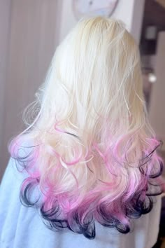 Cotton Candy Blonde Hair, Fall Color Hair Blonde, Pink Hair Rainbow Highlights, Blonde Hair With Tips Dyed, Blond With Colored Tips, Dye Streaks In Hair, Cute Hairstyles With Color, Kawaii Hair Color Ideas