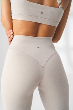 Gym Wear Brands, Ladies Gym Wear, Outfit Gym, Gym Leggings, Athletic Outfits, The Cloud, Active Wear Leggings, Active Women, Gym Wear