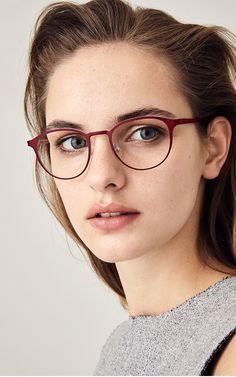 Latest Specs Frame For Women, Trendy Eyeglasses For Women, 2023 Glasses, Glasses Portrait, Glasses Women Fashion Eyeglasses, Angular Face, Eyeglasses Fashion, Specs Frame