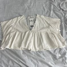 Zara Embrodeired Blouse Size Medium Condition: Nwt Color: White Details : - Scallop Hem - Self Tie Back - So Cute And Can Be Styled Various Ways Extra: - I Ship Between 1-2 Days Cute Clothing, Scallop Hem, White Details, Zara White, Sewing Lessons, Scalloped Hem, Christmas Wishlist, Tie Backs, Zara Tops